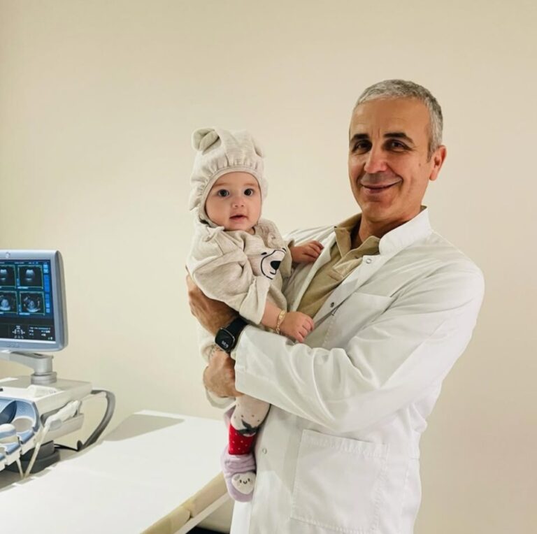 Gjinekolog në Tiranë Julian Habibaj